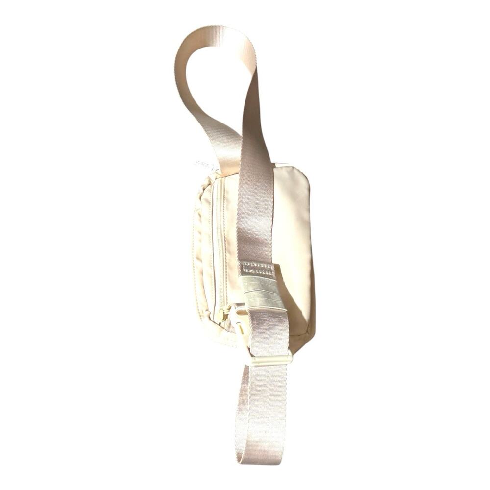 Lululemon Everywhere Belt Bag 1L White Opal - Picture 14 of 16